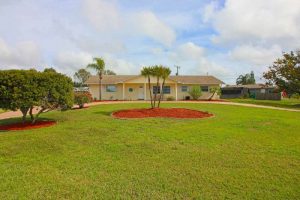 Spacious Open Concept Port Charlotte Home Spacious Open Concept Port Charlotte Home
