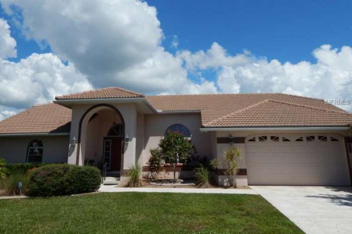 Fabulous Burnt Store Isles Pool Home