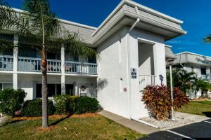 Nicely Updated Port Charlotte Condo